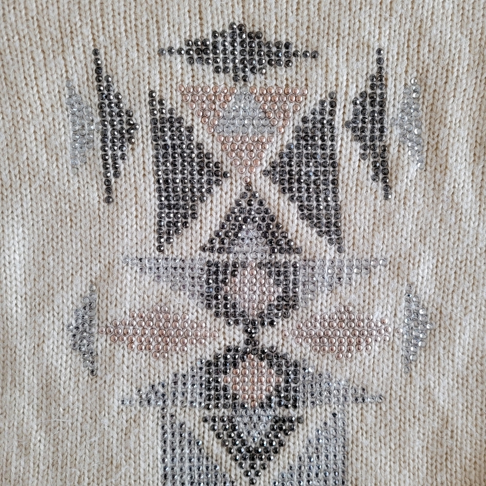 Miss Me fuzzy cream sweater with Rhinestone detail size M - Picture 2 of 4